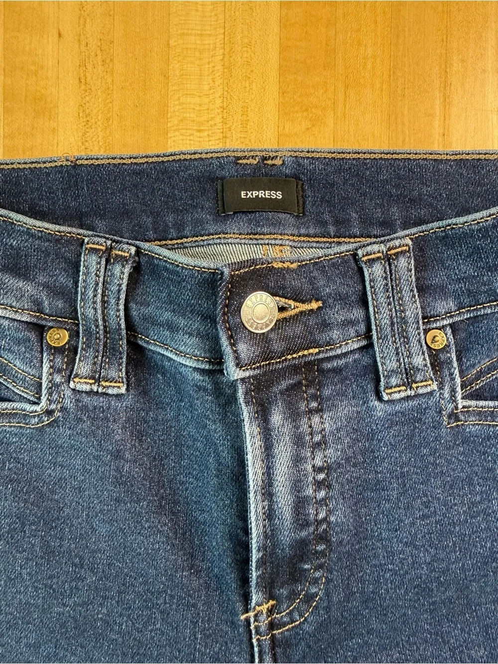 Express 70s Flare Mid Rise Hyper Sculpt Jeans 6R Dark Wash Stretch